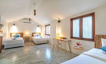 The Little White Bird Traveller Hostel