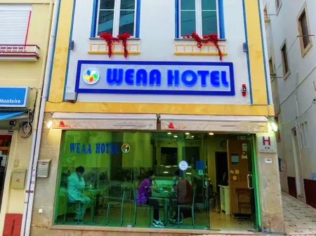 Weaa Hotel Отели рядом с достопримечательностью «Nazare Lighthouse (Faro de Nazare)»