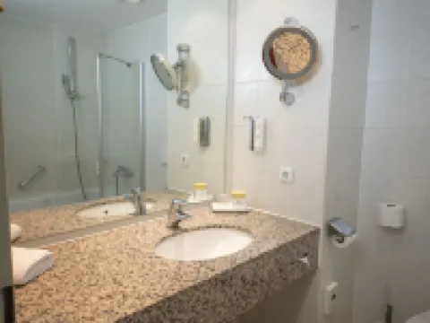 Atomis Hotel Munich Airport by Mercure Hotels in Oberding