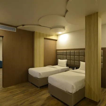 Hotel Jhankar Palace