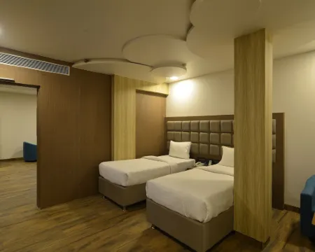 Hotel Jhankar Palace Hotels in Dhule