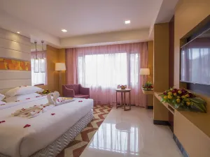 Dolphin Hotel