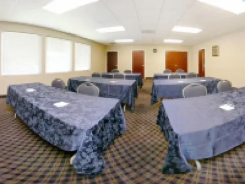 Quality Inn & Suites Danbury Near University Hoteles en Danbury