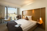 Occidental Dresden Newa Hotels in der Nähe von Brücke am Carolaschlösschen