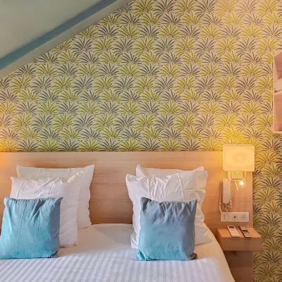 โรงแรม ดุ ซ็องตร์, อ็อน โรงแรม อัมมี โรงแรมใกล้บาซิลิกา นอเทรอดาม เดอ นีซ