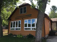 Cozy Lakefront House Hotels in Newville