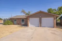 Right At Home-Midland Destination Getaway-reduced due to cancellation