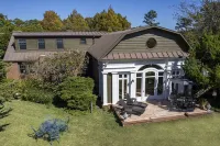Sprawling Waterfront Estate on The  Outer Banks of North Carolina. Sleeps 12