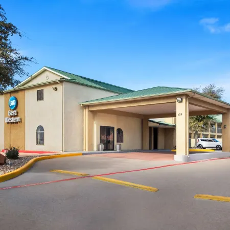Best Western Cedar Inn