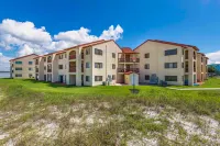Third-Floor Condo w/ Shared Pool, Sound View, High-Speed WiFi, & Central AC Hotel in zona Navarre Beach Sea Turtle Conservation Center