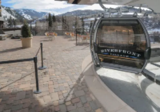 Steps to Ski Resort and Nottingham Lake - Charming Mountain Escape