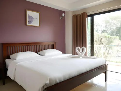Yellow House Rayong - Homestays