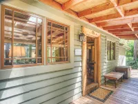 Charming Vintage Cabin with Forest Views - Cozy Retreat Hotels in Mt Hood Village