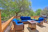 Charming Escape with Hot Tub and Game Area - Delightful Hill Country Haven