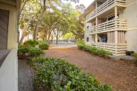 Stylish Villa with Balcony and Resort Amenities - Chic Coastal Escape