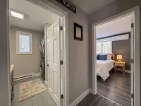 Cozy Gas Fireplace and Relaxing Hot Tub - Serene Retreat
