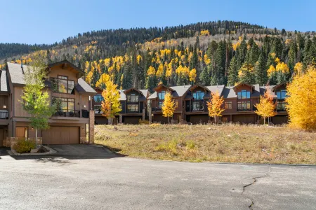 Stunning Mountain Views and Indoor Heated Pool - Gorgeous Townhome Retreat