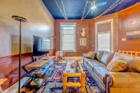 Spacious Suite with Private Services - Captivating Western Retreat Hotels in Sheridan