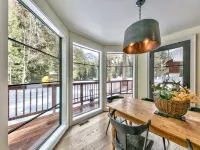 Peaceful Retreat - Hot Tub, Forest Views, River Access Hotels in Meyers