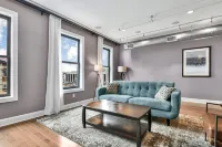 Stylish Space Near Historic Sites - Charming Rustic Retreat