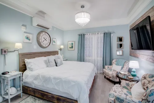 Access to Pools and Scenic Beach Paths - Charming Getaway Hotels in Rosemary Beach