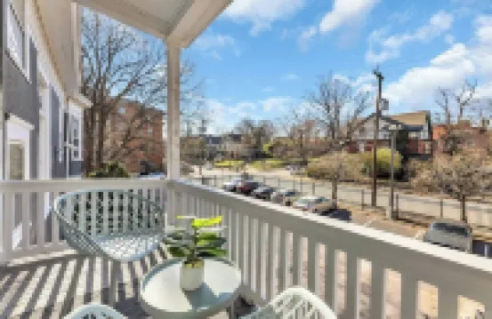 Warm and Spacious 2 Bedroom near Eden Park