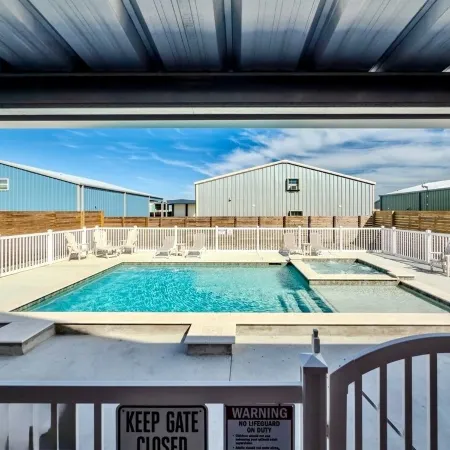 Red Drum 5/4.5 With Pool and Hot Tub
