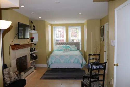 Large studio close to metro in Eckington/Shaw