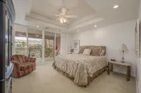 Riverfront Condo w/beach, boat launch, pool & spa