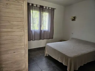 Mini villa T2 on the seafront at Marine de Sisco, ideal for discovering the Cape. Hôtels à proximité de : Cap Corse