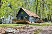 Cozy Lake Getaway: Walk to Beach & Playground