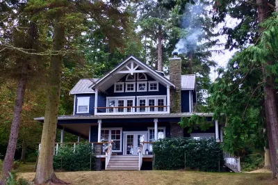 Breathtaking Views and Modern Kitchen - Exquisite Waterfront Retreat Hotels near South Whidbey State Park