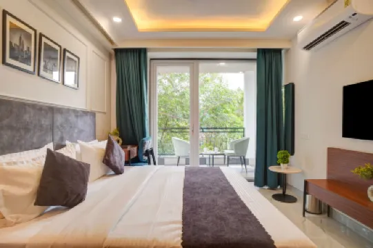 Saltstayz Premier - Arjun Marg Hotels in 