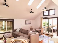 Sonoma Coast Retreat - Charming 2-bedroom house in tranquil Bodega Bay with WiFi
