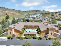 Quality Inn Near Six Flags Discovery Kingdom-Napa Valley - Pools