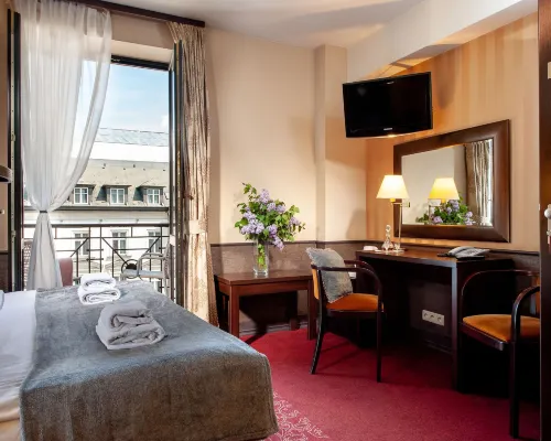 Hotel Wielopole Hotels near Centrum