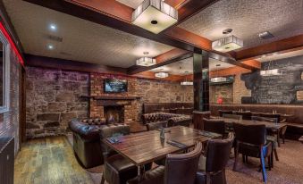 Number 44 Hotel & Bar