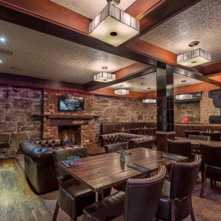 Number 44 Hotel & Bar