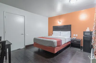 Motel 6 Orange, CA - Anaheim Hotel dekat Chapman University