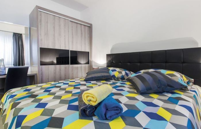 Exquisite Villa with Private Hot Tub in Grebaštica