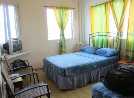 Melbourne Inn Trinidad Отели рядом с достопримечательностью «Dattatreya Temple and Hanuman Statue»