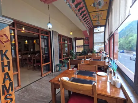 Khamsum Inn Отели в г. Тхимпху