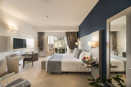 Royal Palm Resort & Spa - Adults Only Отели в г. Хандия