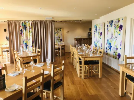 The Poltimore Inn Отели в г. Туитчен