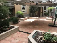 Residenza Mecenate Отели рядом с достопримечательностью «Археологический памятник Регия»