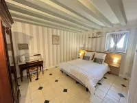 Le Clos des Châteaux Hotels in Contres