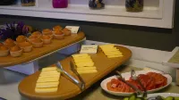 Aitch Boutique Hotel - an Lih Hotel - Desayuno
