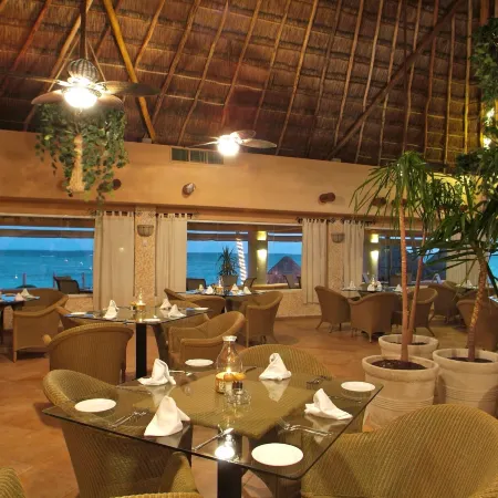 Puerto Aventuras Hotel & Beach Club