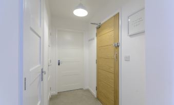 Crescent House Apartments