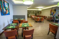 Spectacular 3 Bedroom Penthouse at Croc's Resort & Casino